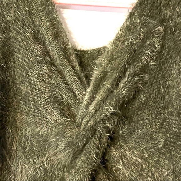 &Merci Brushed Knot Sweater Green Knit Size Large - Picture 7 of 9